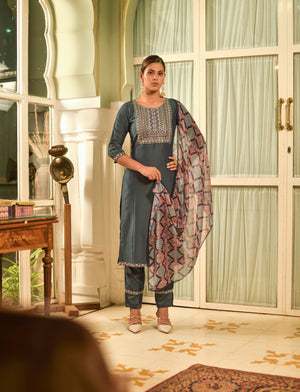 Women Sequence Embroidered Kurta With Pant And Dupata Set