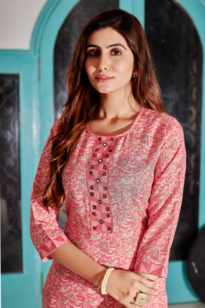 Women Cotton Blend Digital Print Kurta With Pant  Set