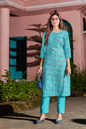 Women Cotton Blend Digital Print Kurta With Pant  Set